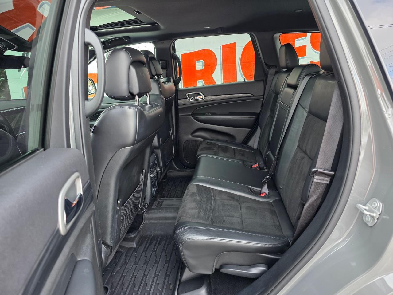2019 Jeep Grand Cherokee Laredo 4dr 4x4 Photo