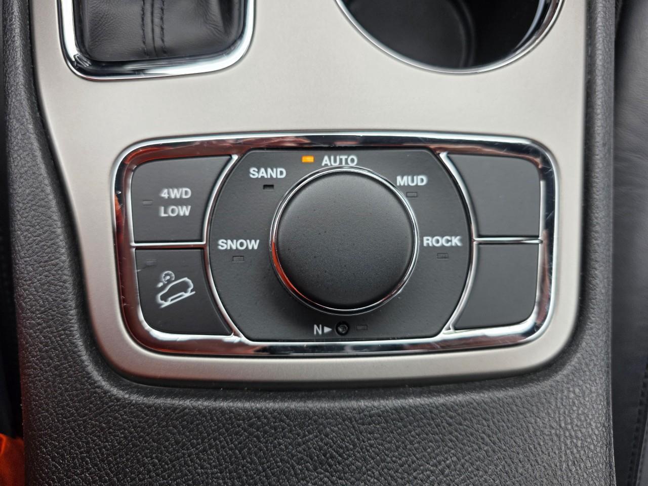 2019 Jeep Grand Cherokee Laredo 4dr 4x4 Photo