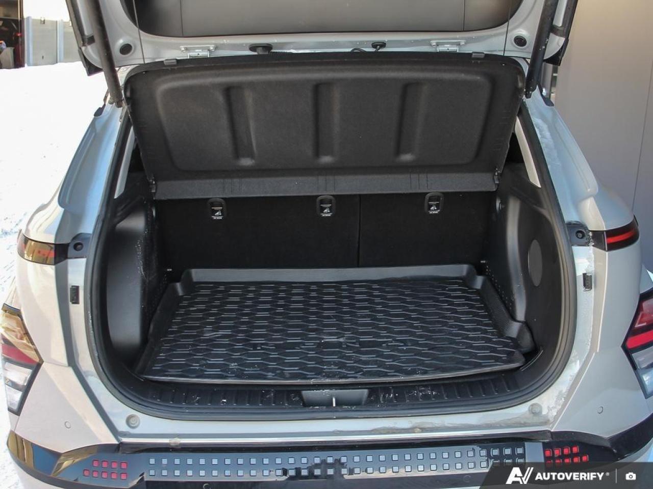 2025 Hyundai KONA electric Ultimate w/Two-Tone Exterior 4dr Front-Wheel Drive Photo