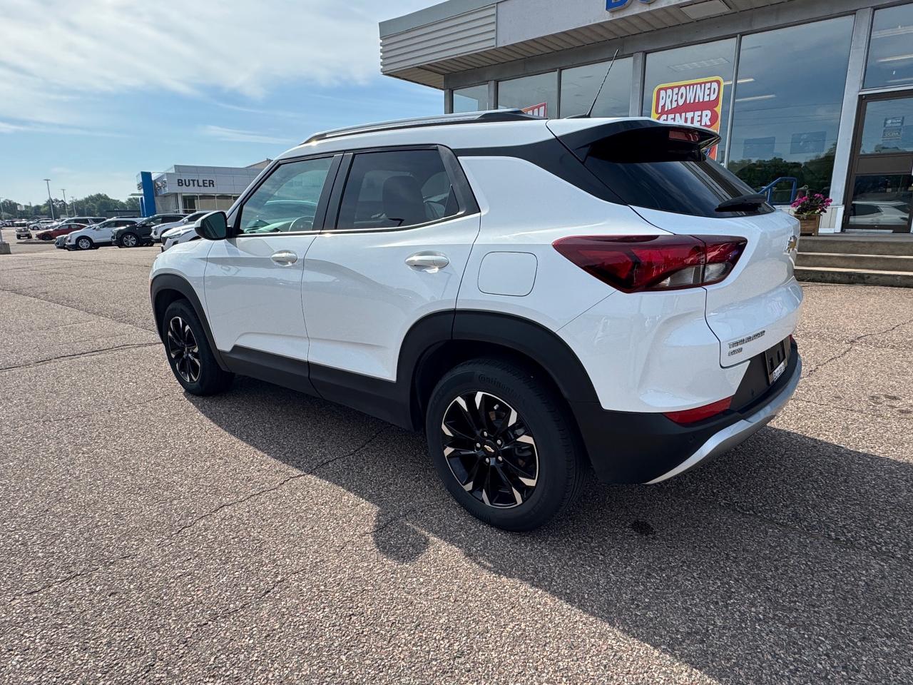 2023 Chevrolet TrailBlazer LT All-Wheel Drive Photo3