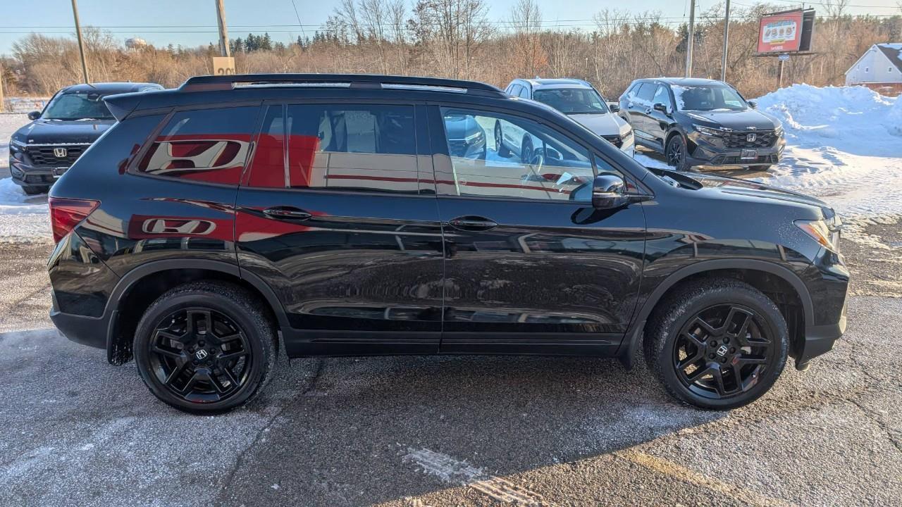 2025 Honda Passport Black Edition 4dr All-Wheel Drive Photo