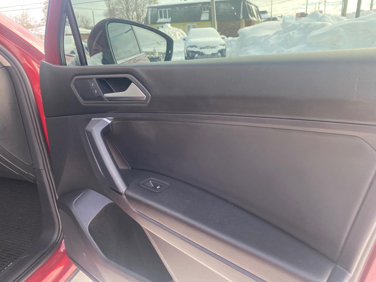 2019 Volkswagen Tiguan Comfortline 4dr All-wheel Drive 4MOTION Photo