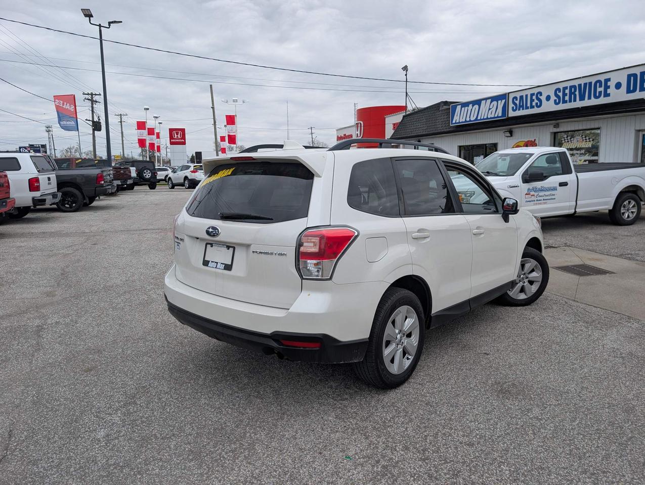 2018 Subaru Forester 2.5i Convenience (CVT) 4dr All-Wheel Drive Photo3