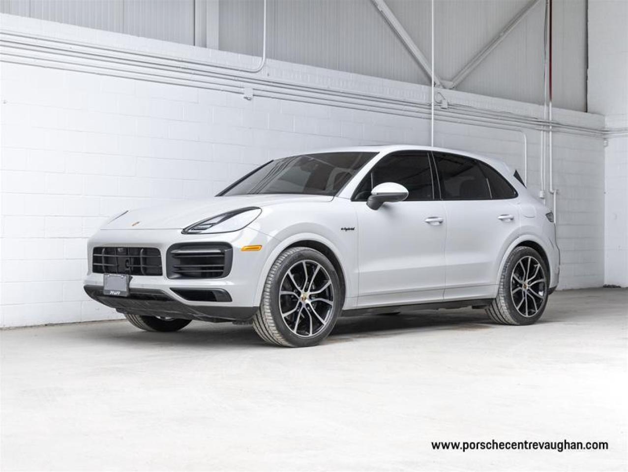 2023 Porsche Cayenne e-Hybrid  Photo0