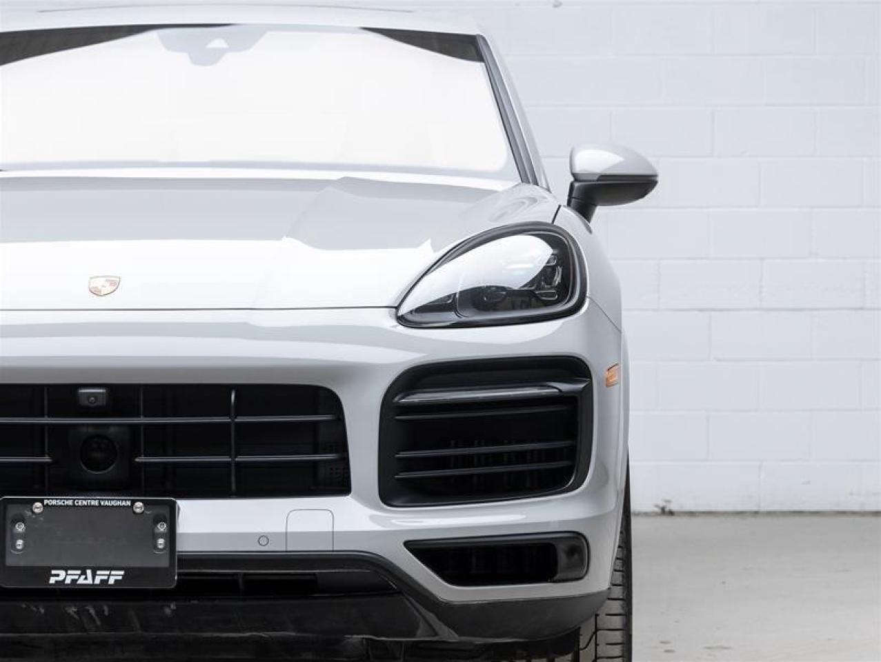 2023 Porsche Cayenne e-Hybrid  Photo3