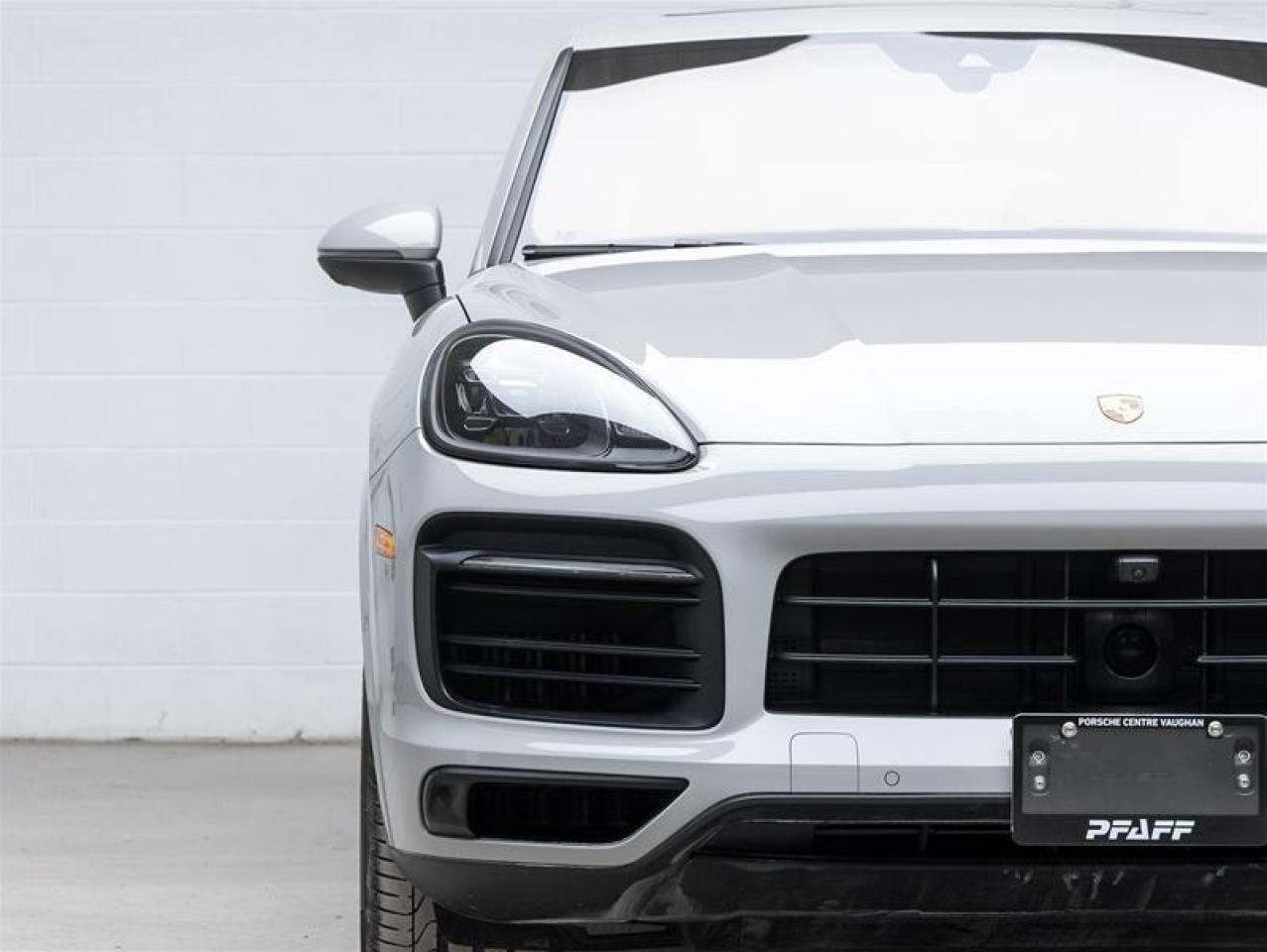 2023 Porsche Cayenne e-Hybrid  Photo2