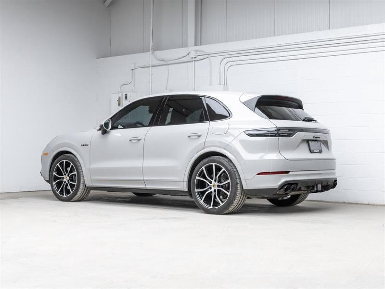 2023 Porsche Cayenne e-Hybrid  Photo