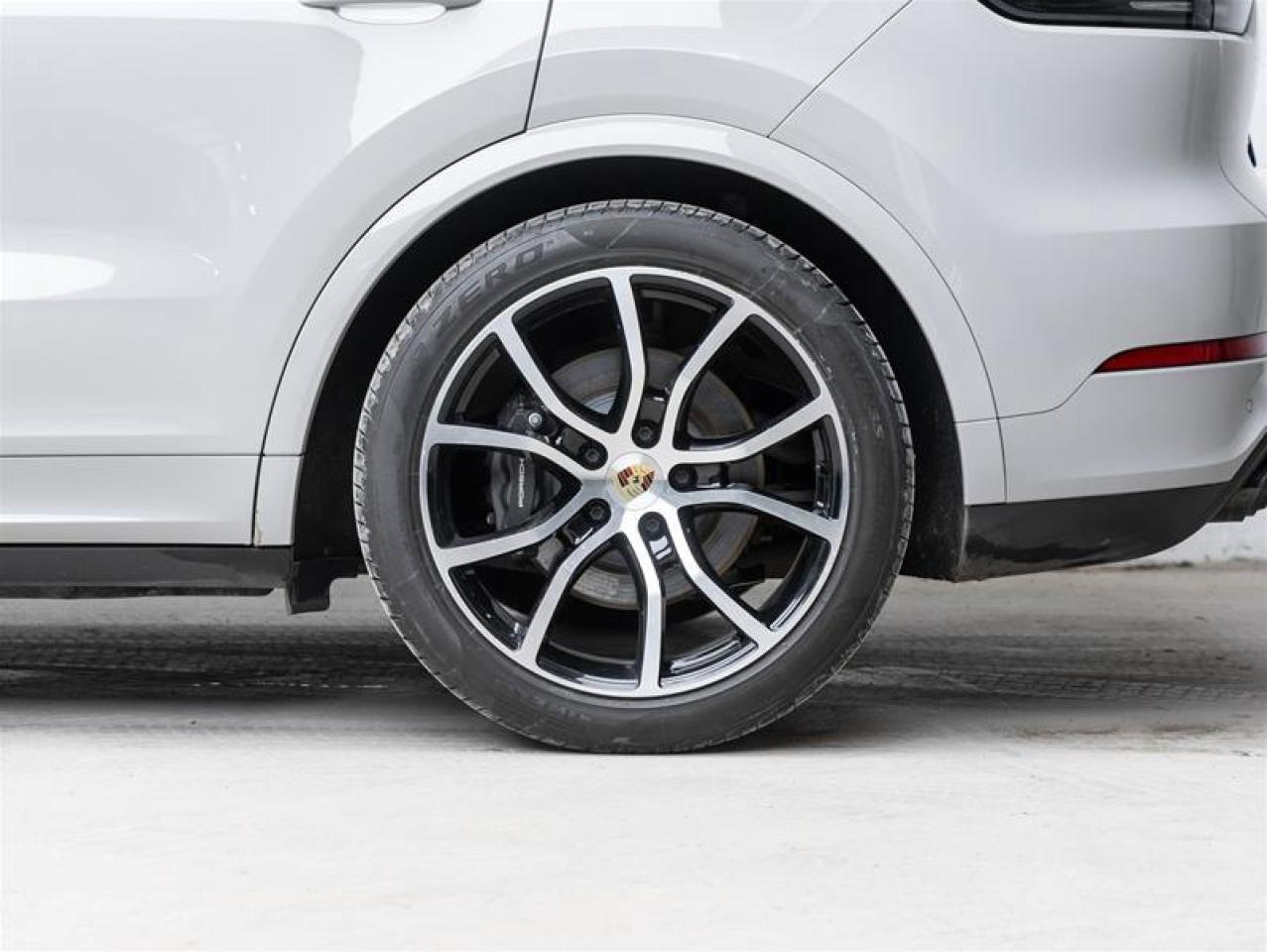 2023 Porsche Cayenne e-Hybrid  Photo