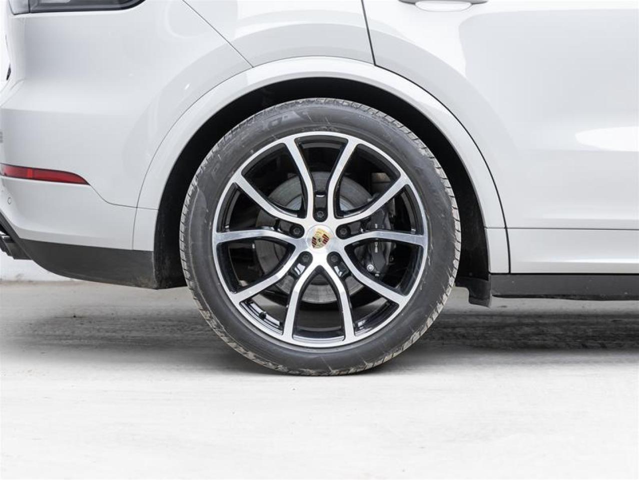 2023 Porsche Cayenne e-Hybrid  Photo