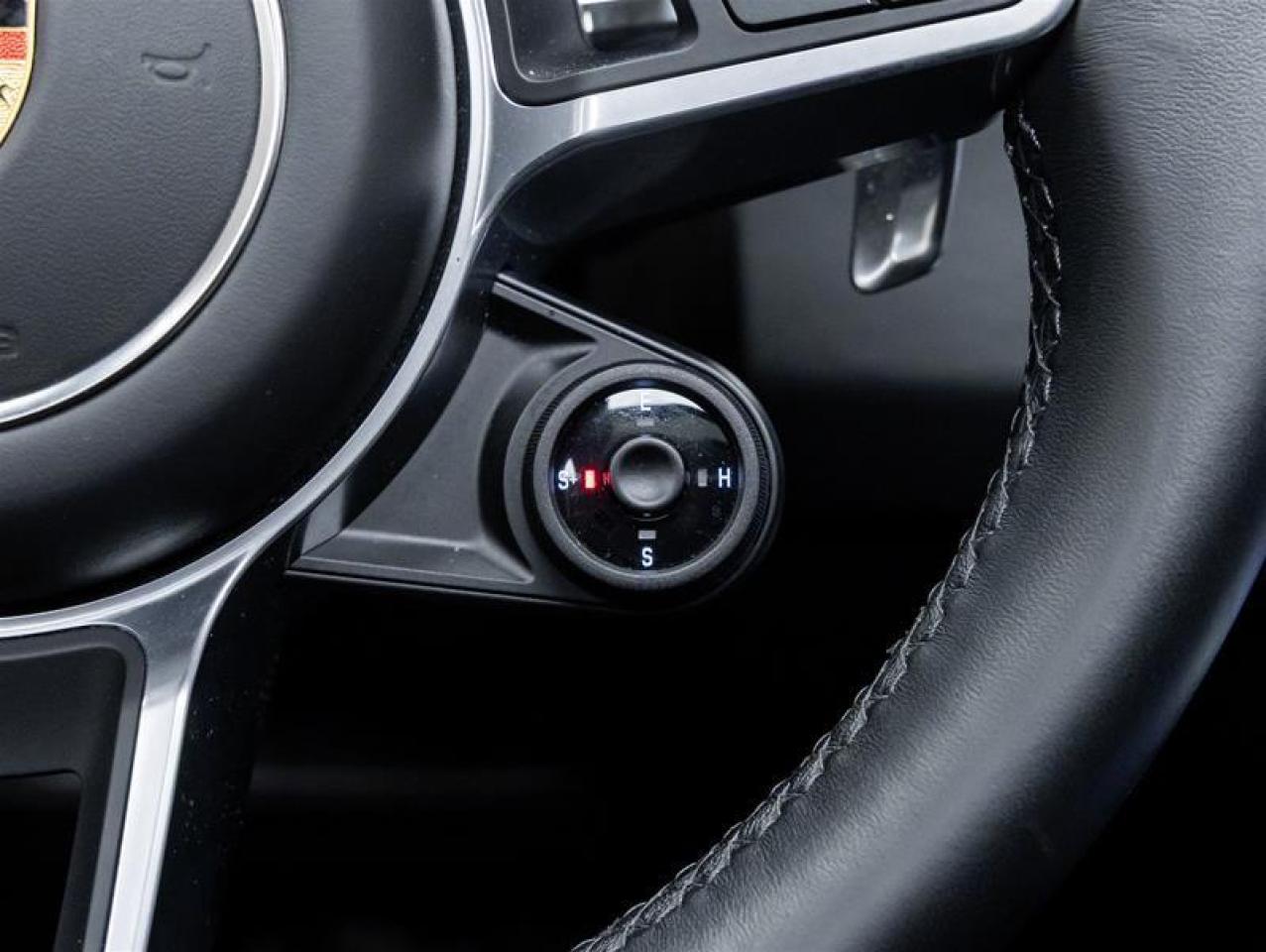 2023 Porsche Cayenne e-Hybrid  Photo