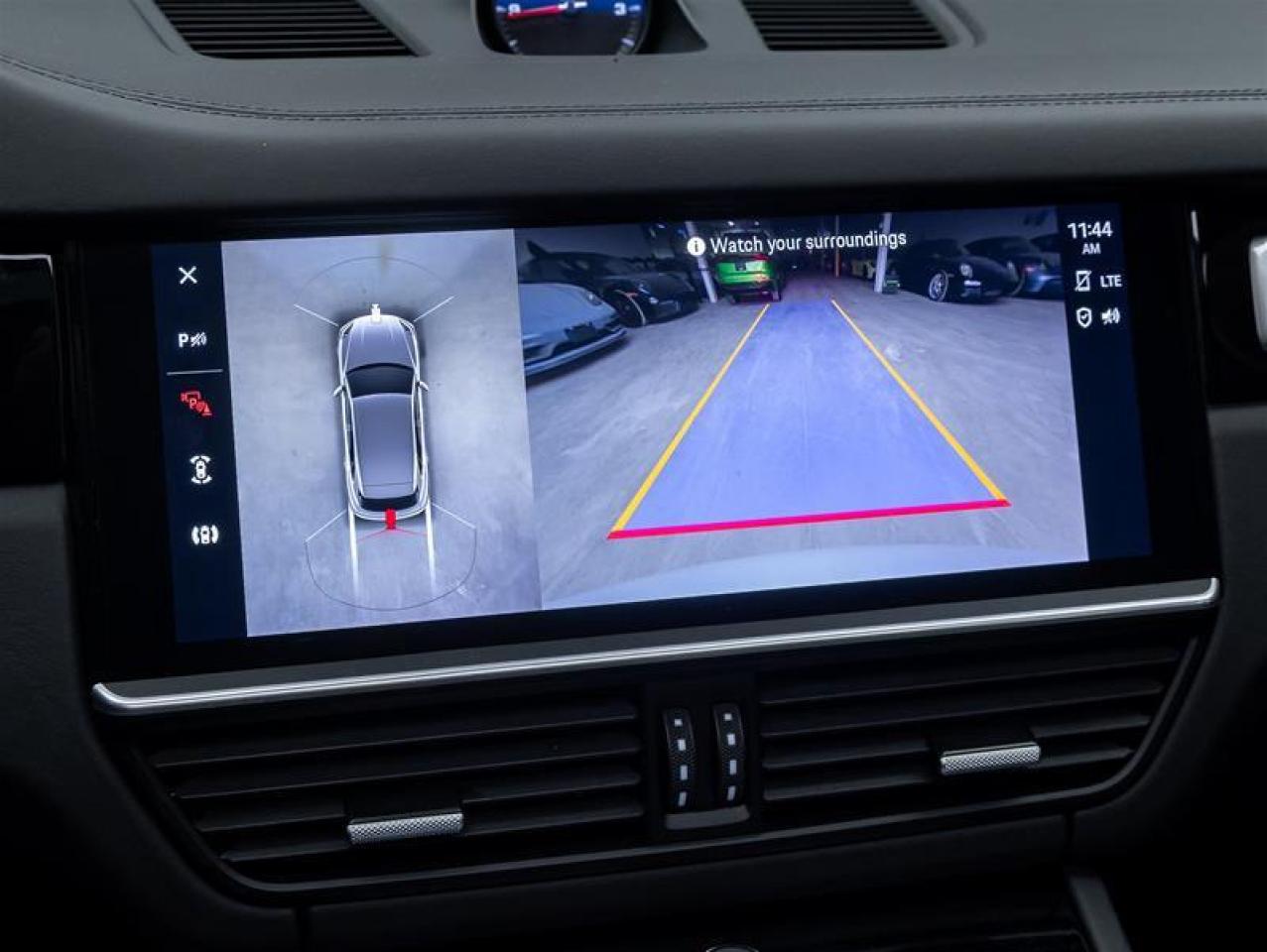 2023 Porsche Cayenne e-Hybrid  Photo