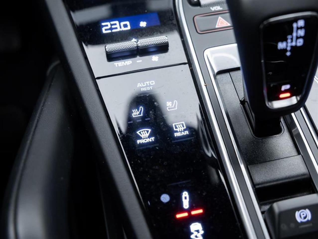 2023 Porsche Cayenne e-Hybrid  Photo