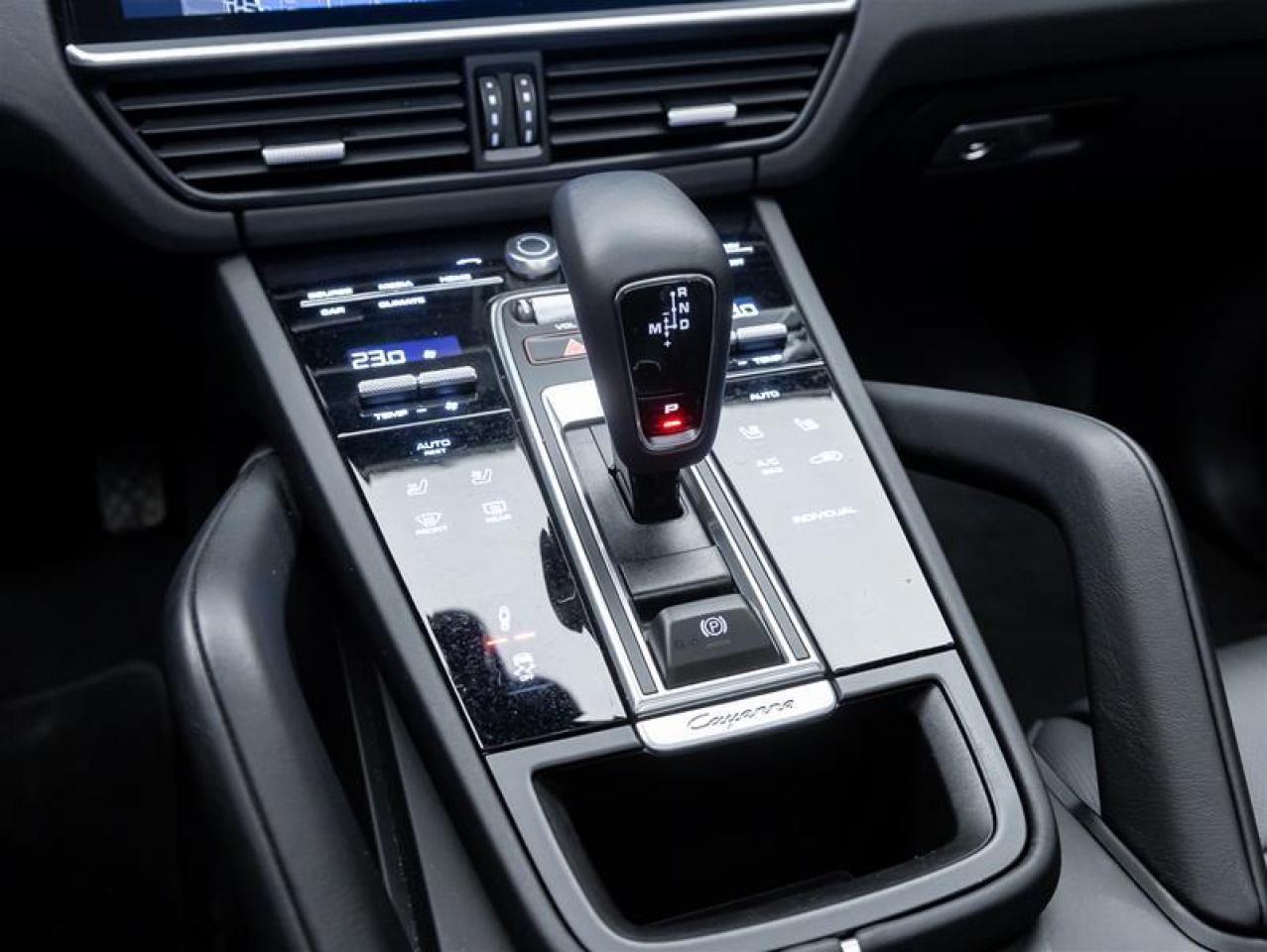 2023 Porsche Cayenne e-Hybrid  Photo