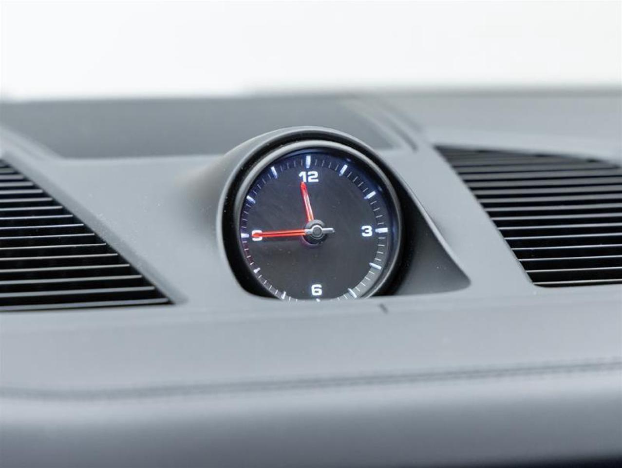 2023 Porsche Cayenne e-Hybrid  Photo