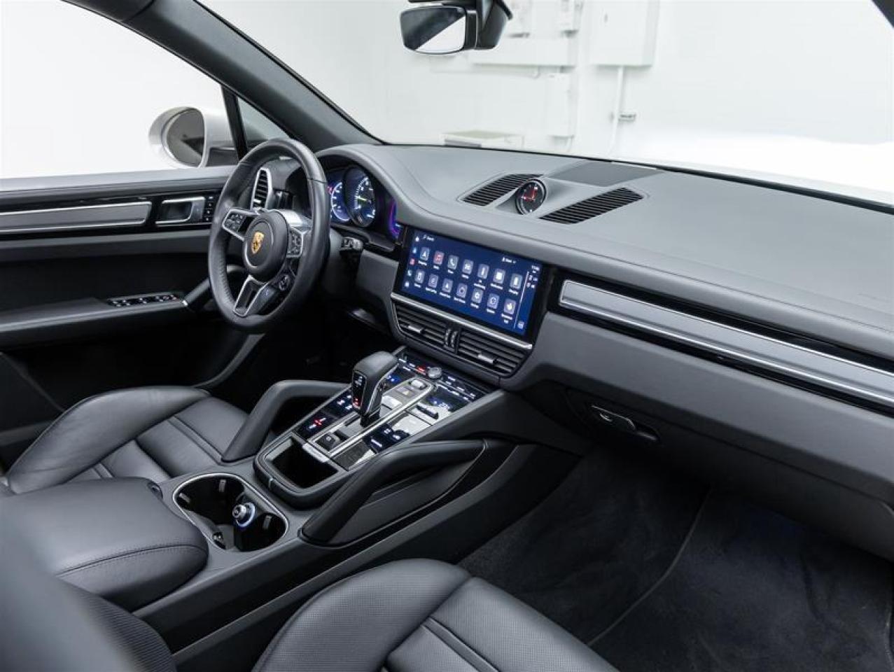 2023 Porsche Cayenne e-Hybrid  Photo