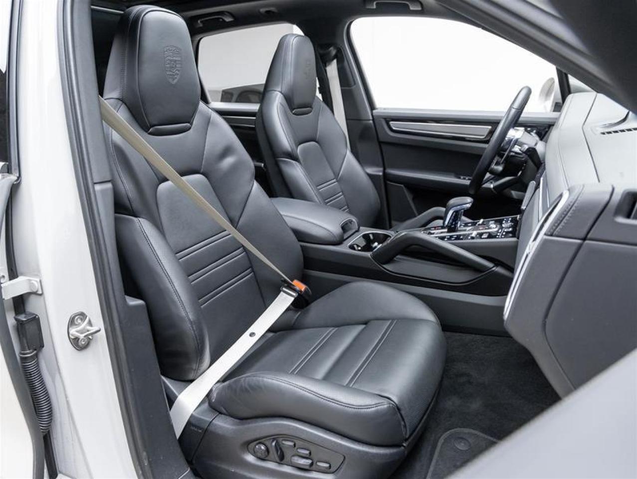 2023 Porsche Cayenne e-Hybrid  Photo