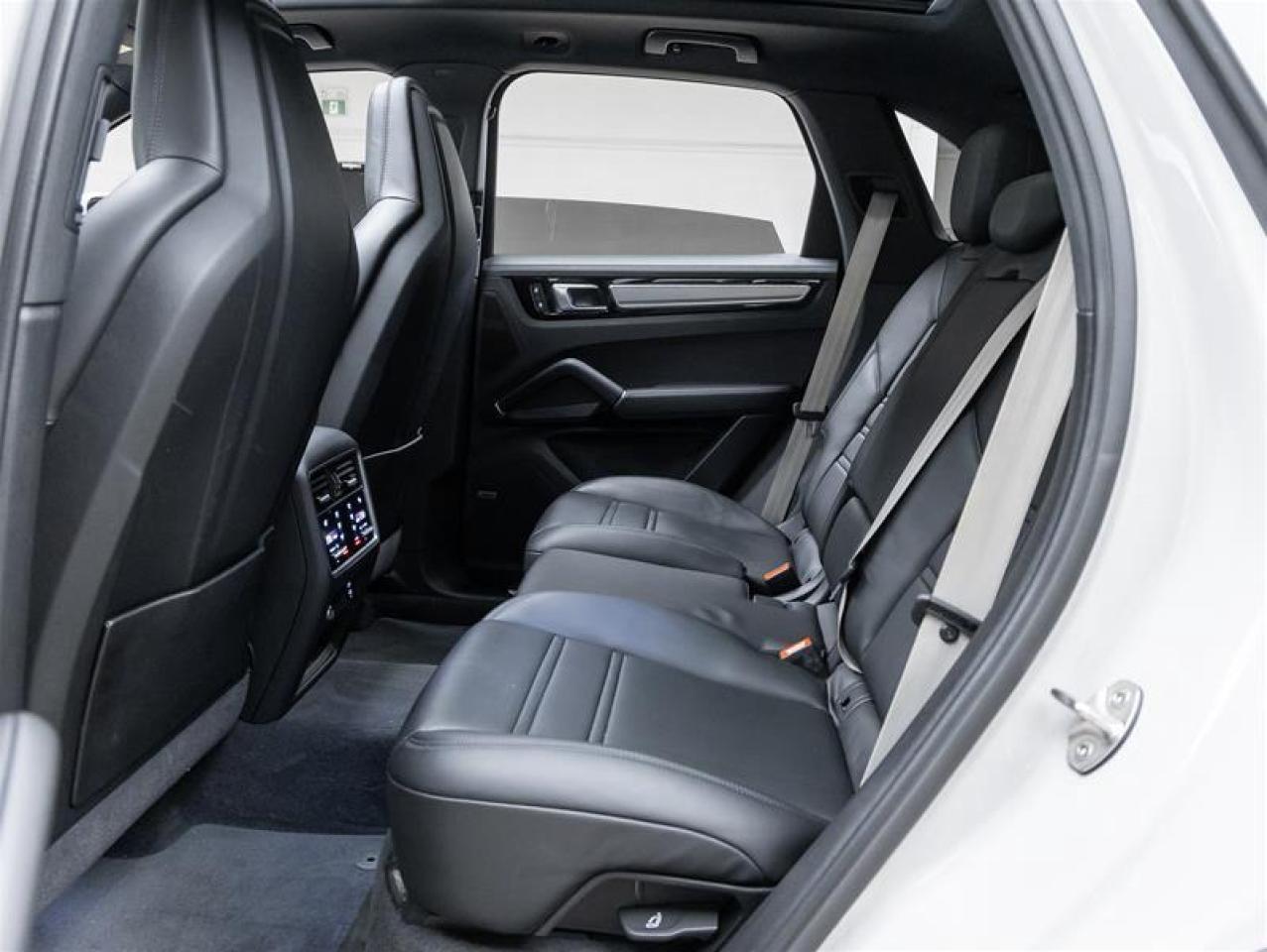 2023 Porsche Cayenne e-Hybrid  Photo