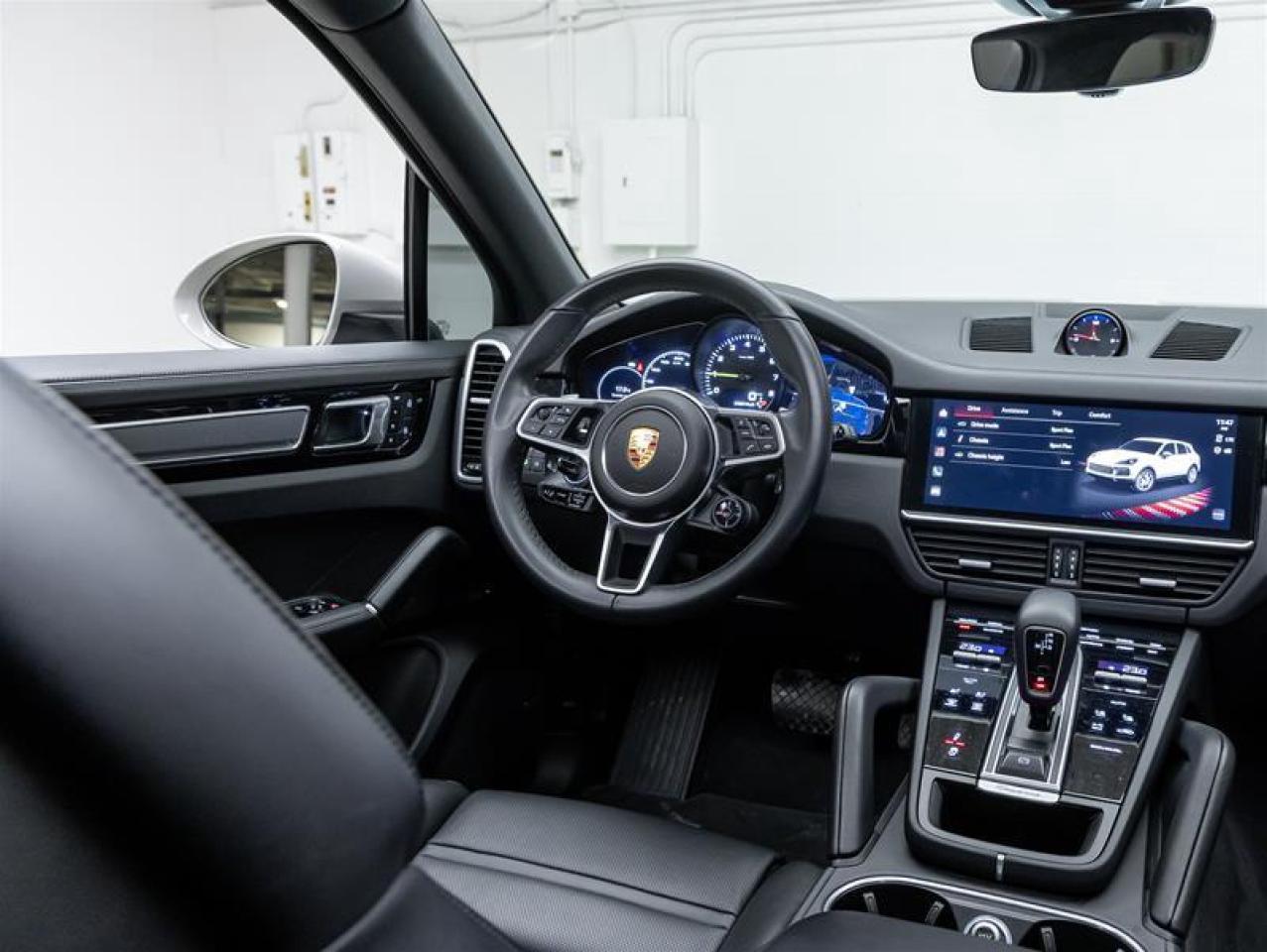 2023 Porsche Cayenne e-Hybrid  Photo