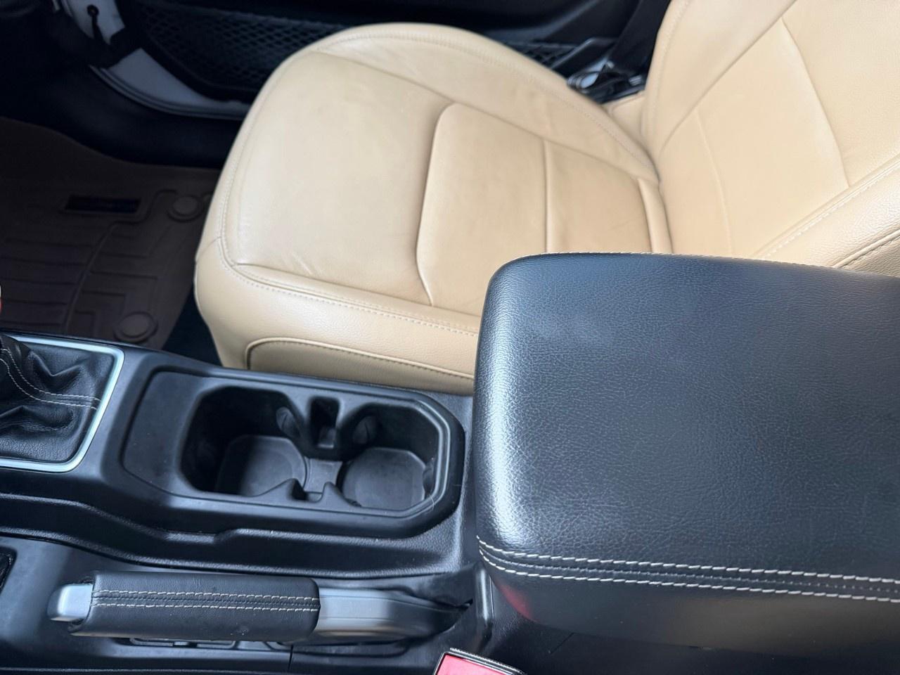 2018 Jeep WRANGLER UNLIMITED Sahara 4x4 Photo