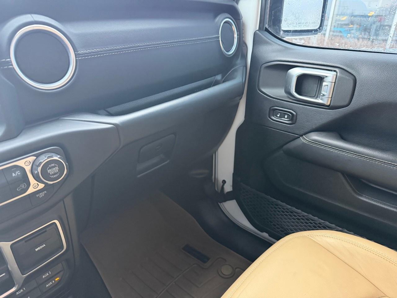 2018 Jeep WRANGLER UNLIMITED Sahara 4x4 Photo