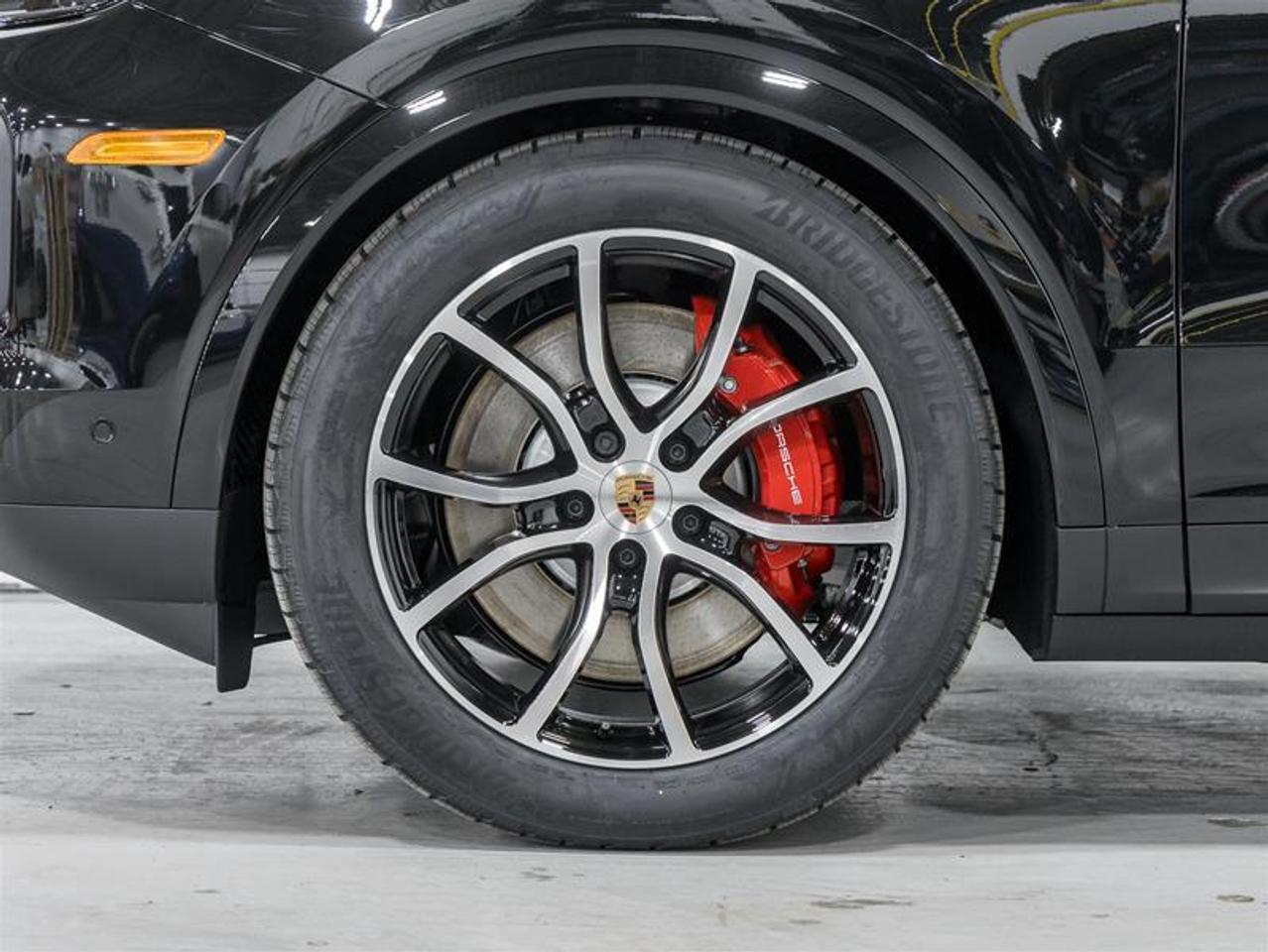 2026 Porsche Cayenne  Photo4
