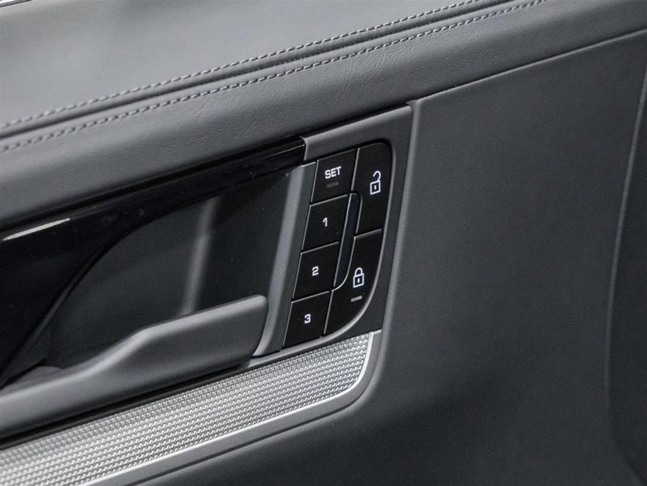 2026 Porsche Cayenne  Photo