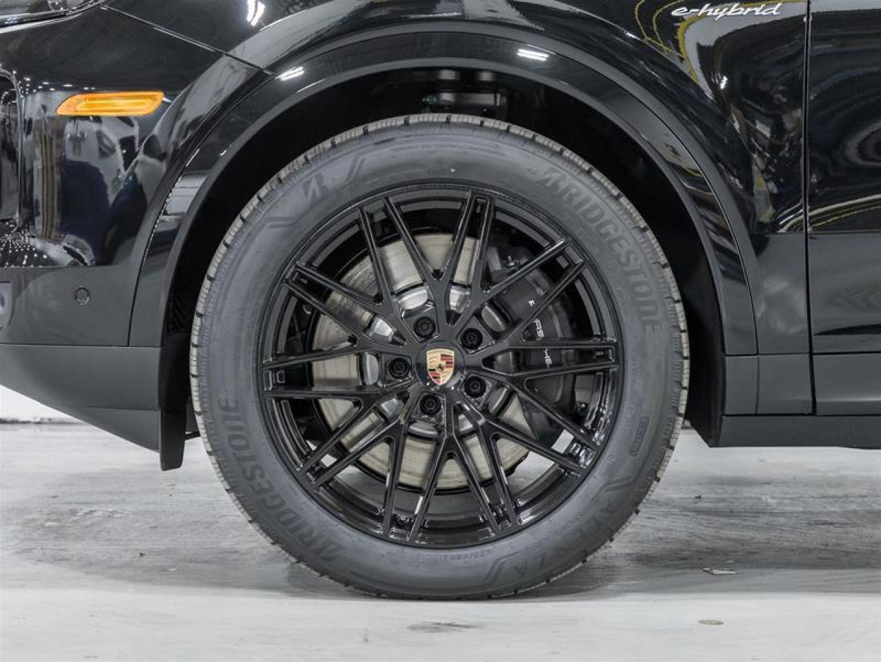 2026 Porsche Cayenne  Photo4