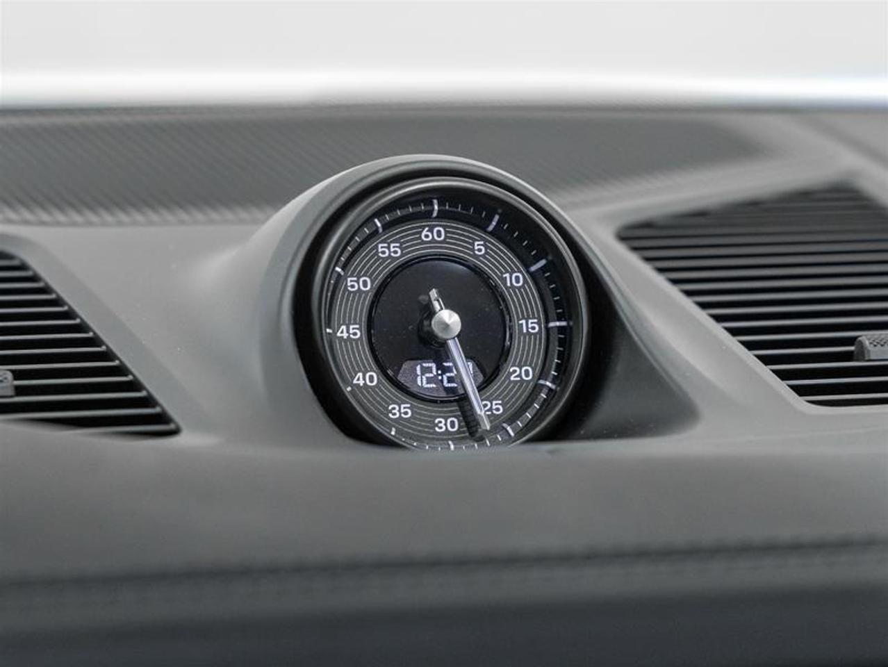 2026 Porsche Cayenne  Photo