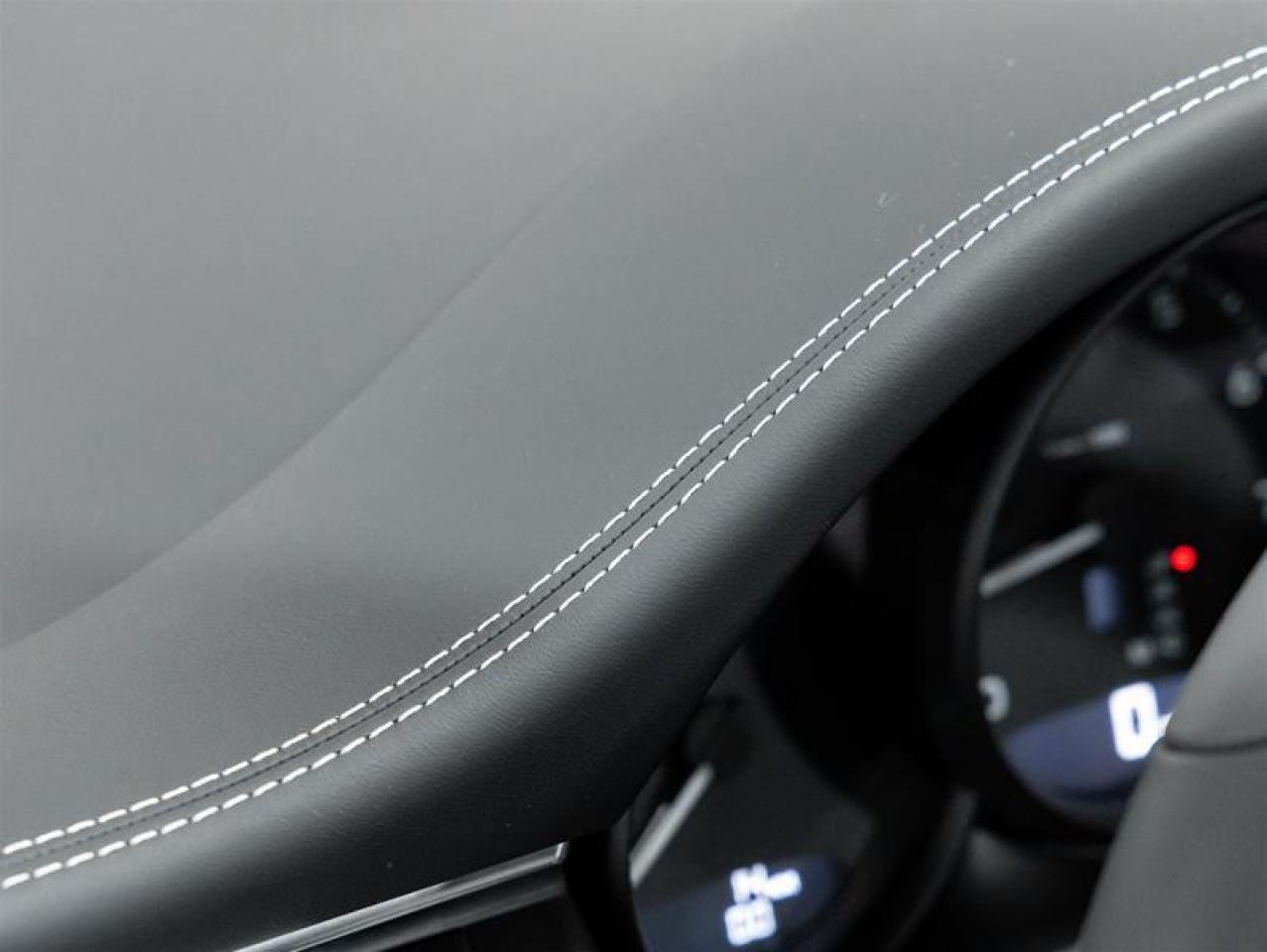 2026 Porsche Macan  Photo