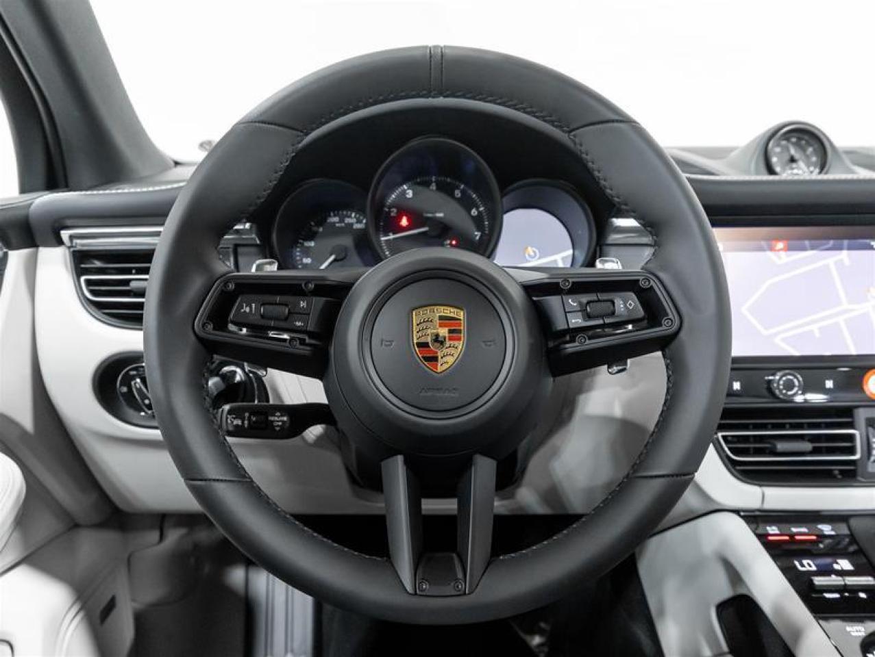 2026 Porsche Macan  Photo