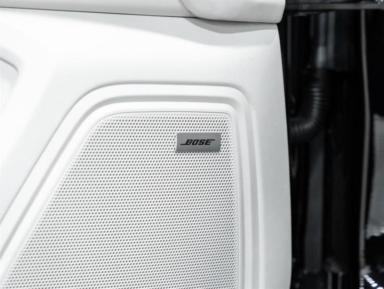 2026 Porsche Macan  Photo