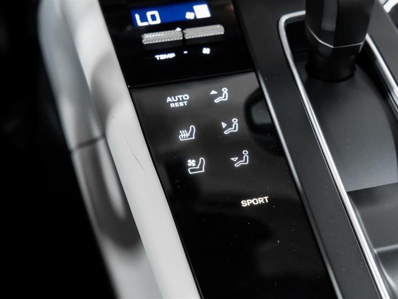 2026 Porsche Macan  Photo