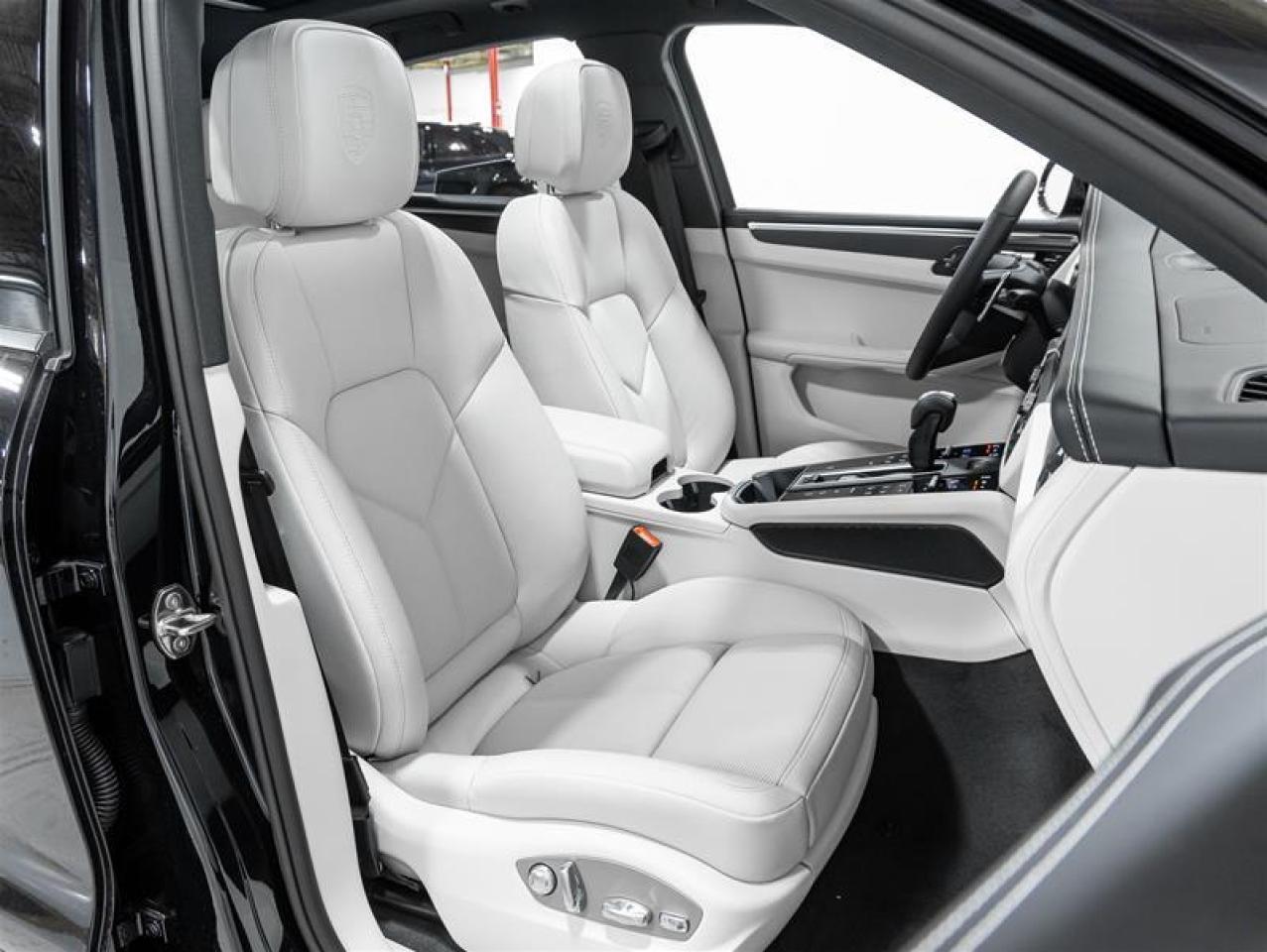 2026 Porsche Macan  Photo