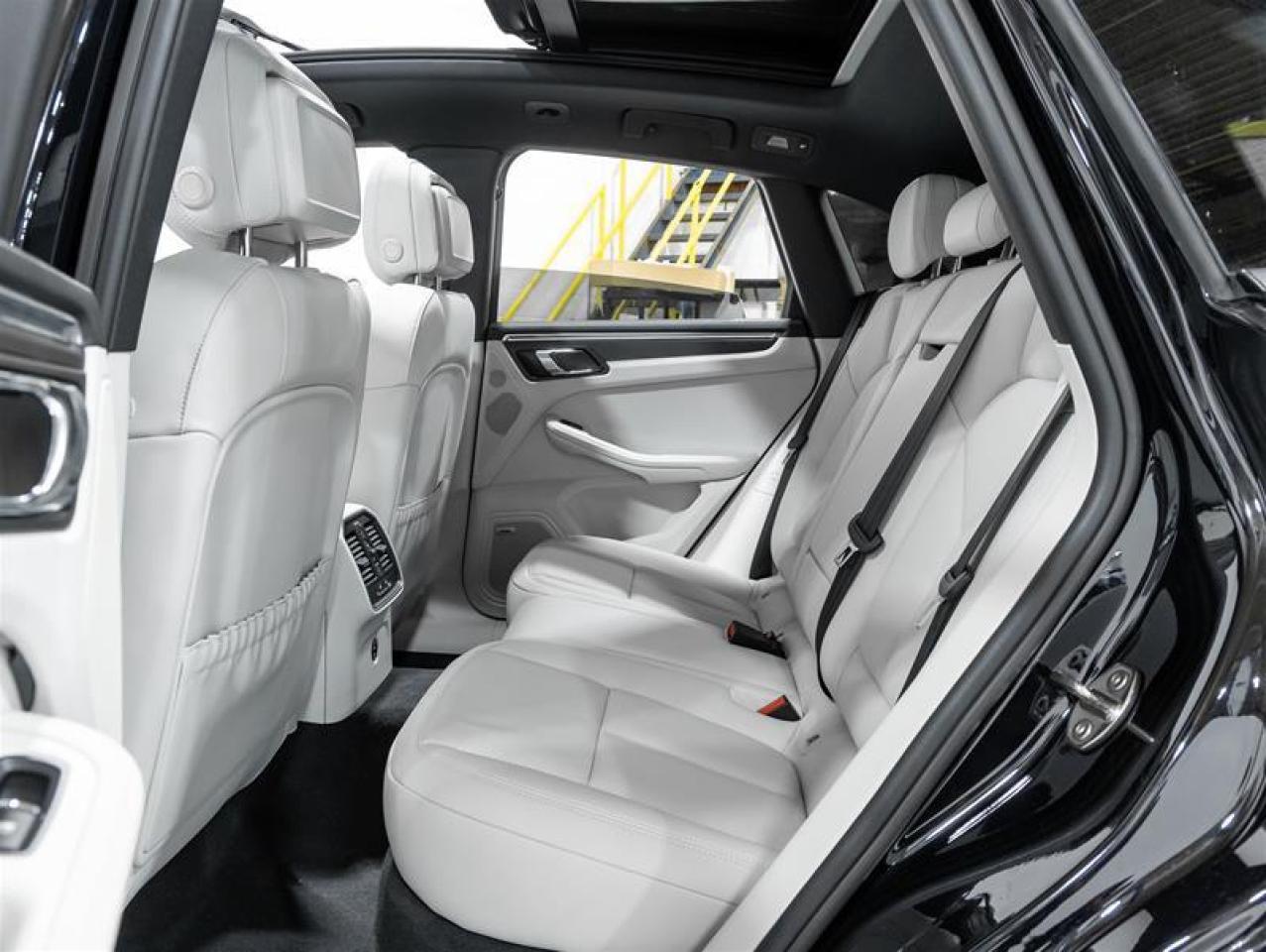 2026 Porsche Macan  Photo