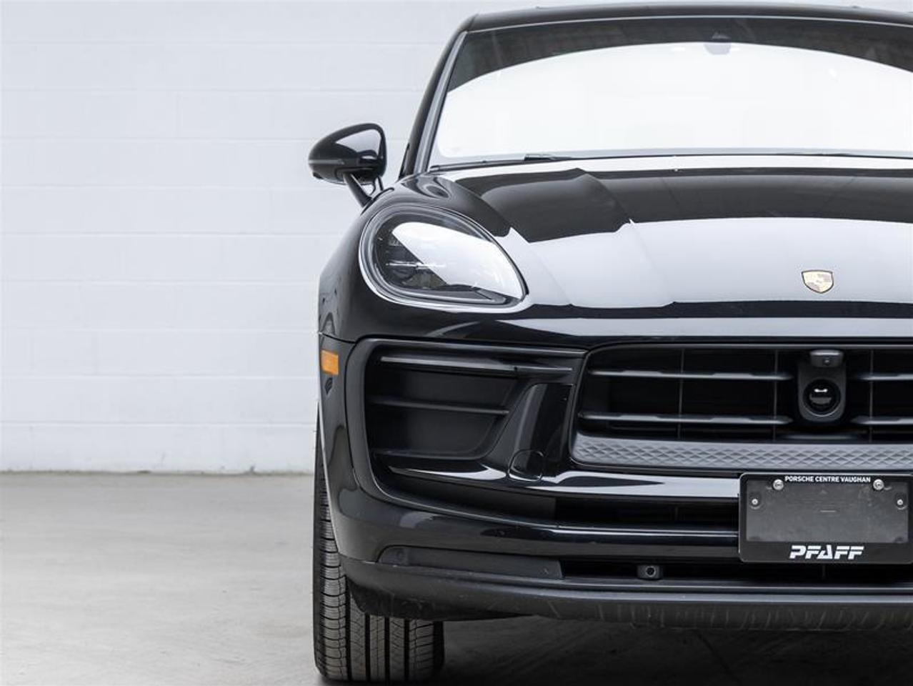 2026 Porsche Macan  Photo2