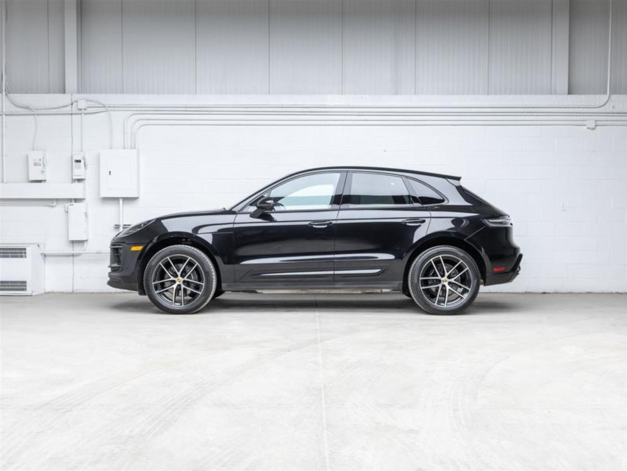 2026 Porsche Macan  Photo