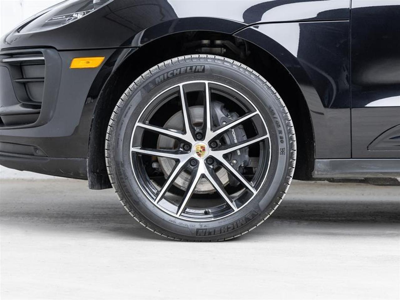 2026 Porsche Macan  Photo