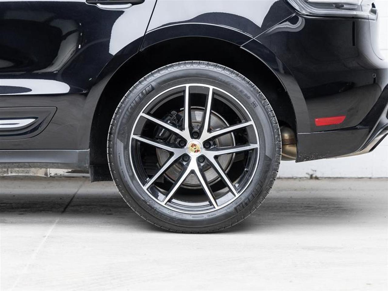 2026 Porsche Macan  Photo