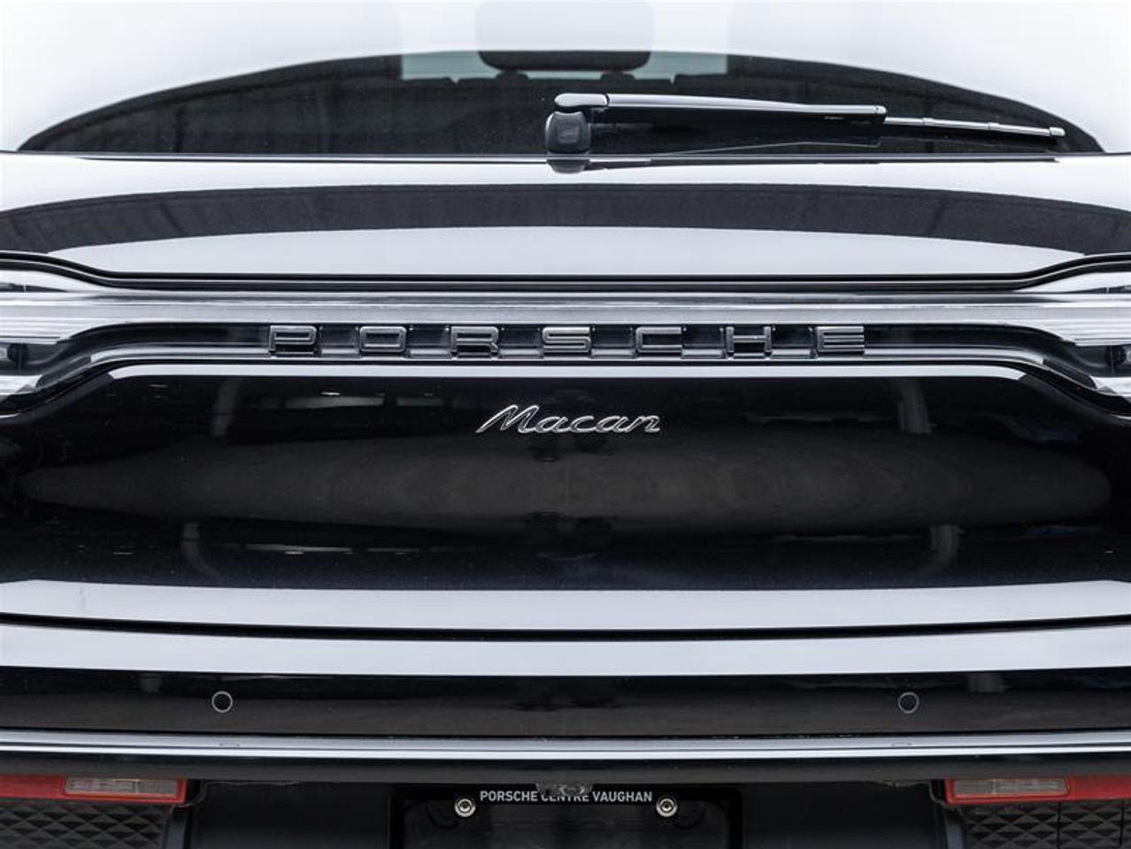 2026 Porsche Macan  Photo