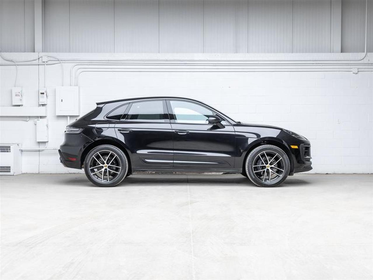 2026 Porsche Macan  Photo