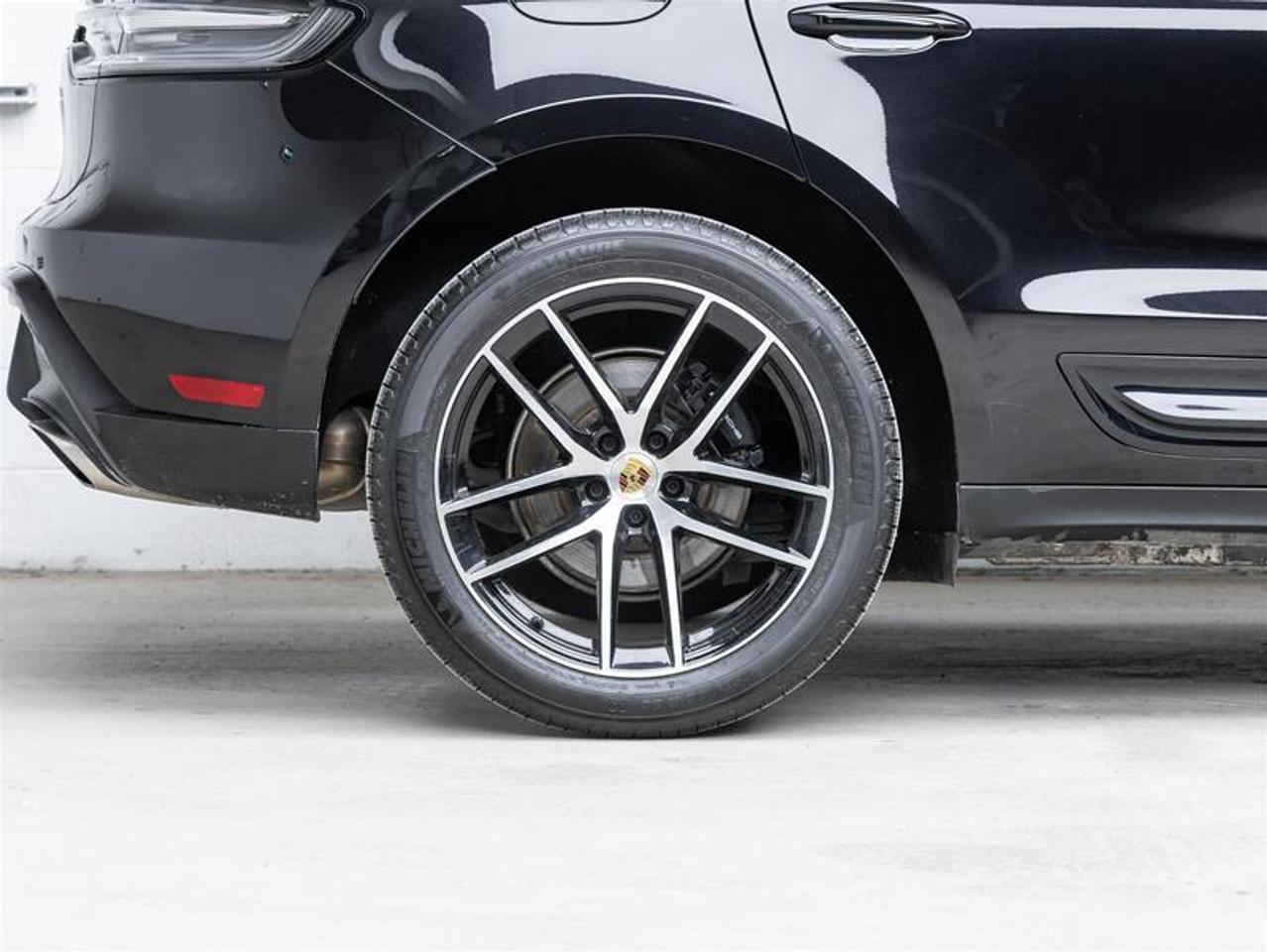 2026 Porsche Macan  Photo
