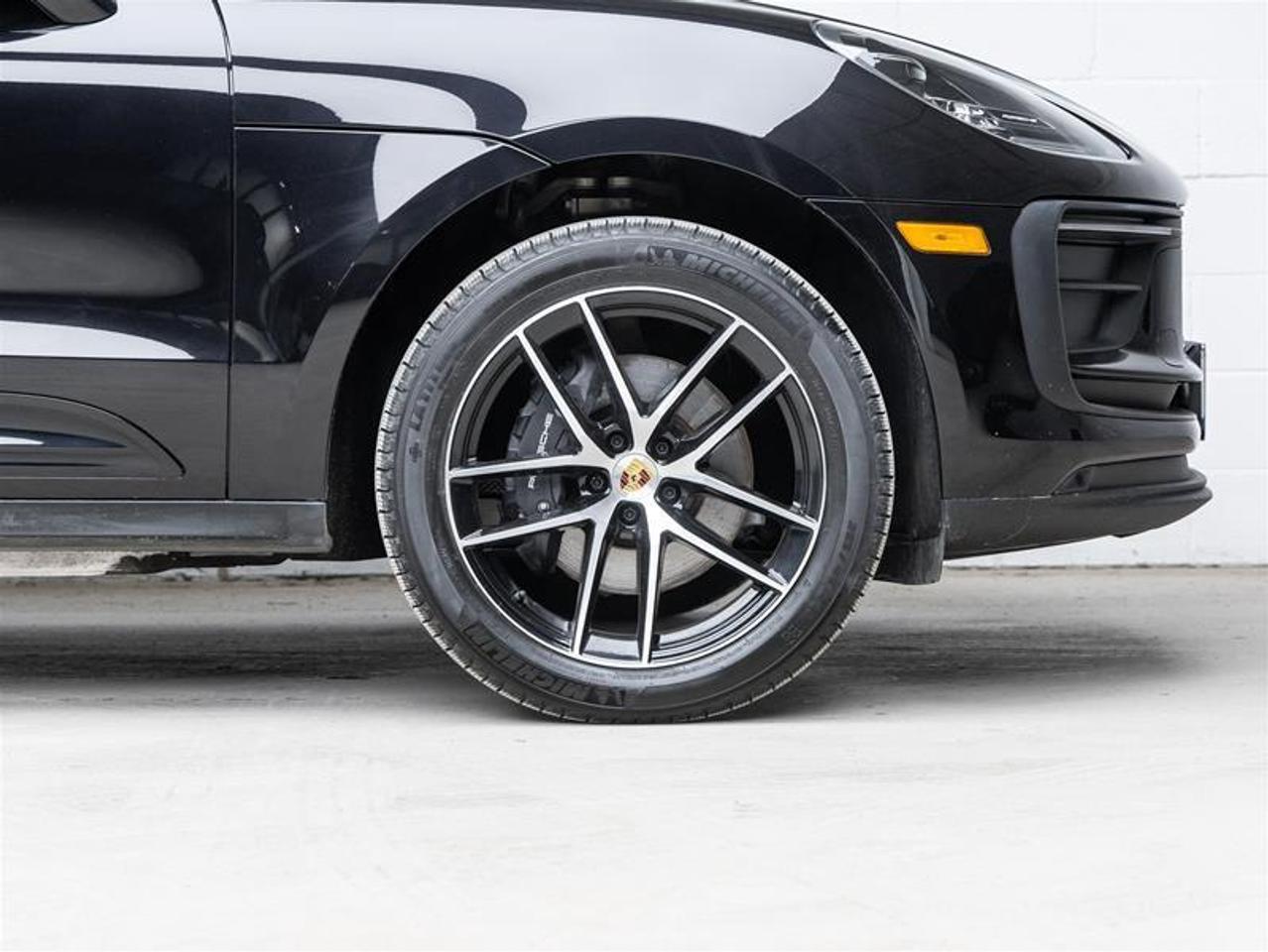 2026 Porsche Macan  Photo