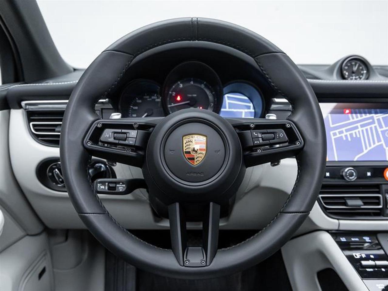 2026 Porsche Macan  Photo