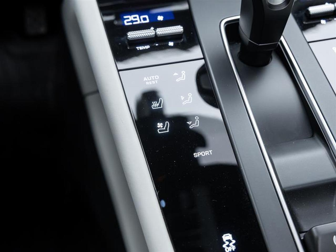 2026 Porsche Macan  Photo
