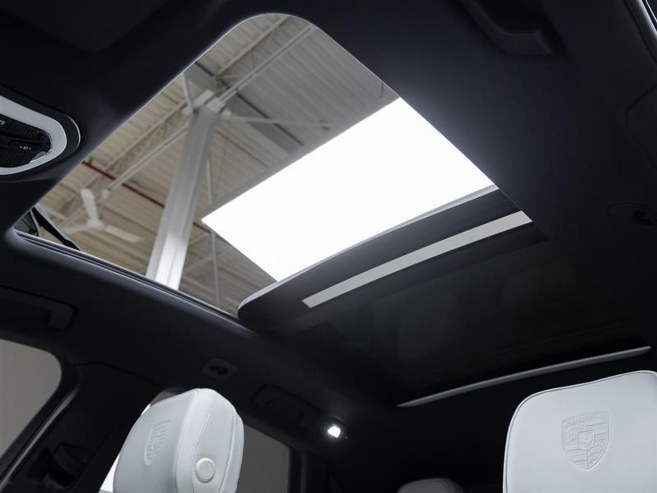 2026 Porsche Macan  Photo