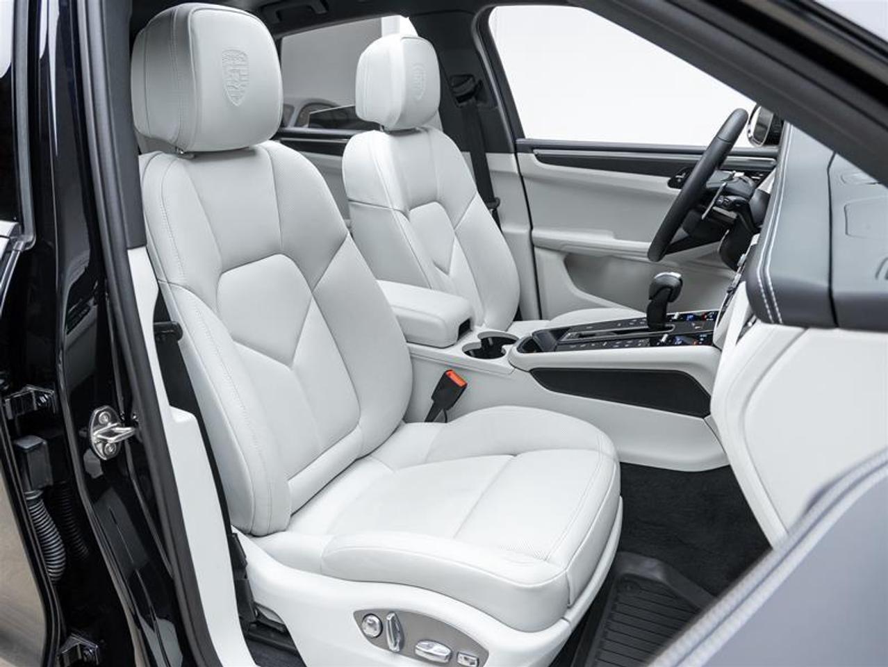 2026 Porsche Macan  Photo