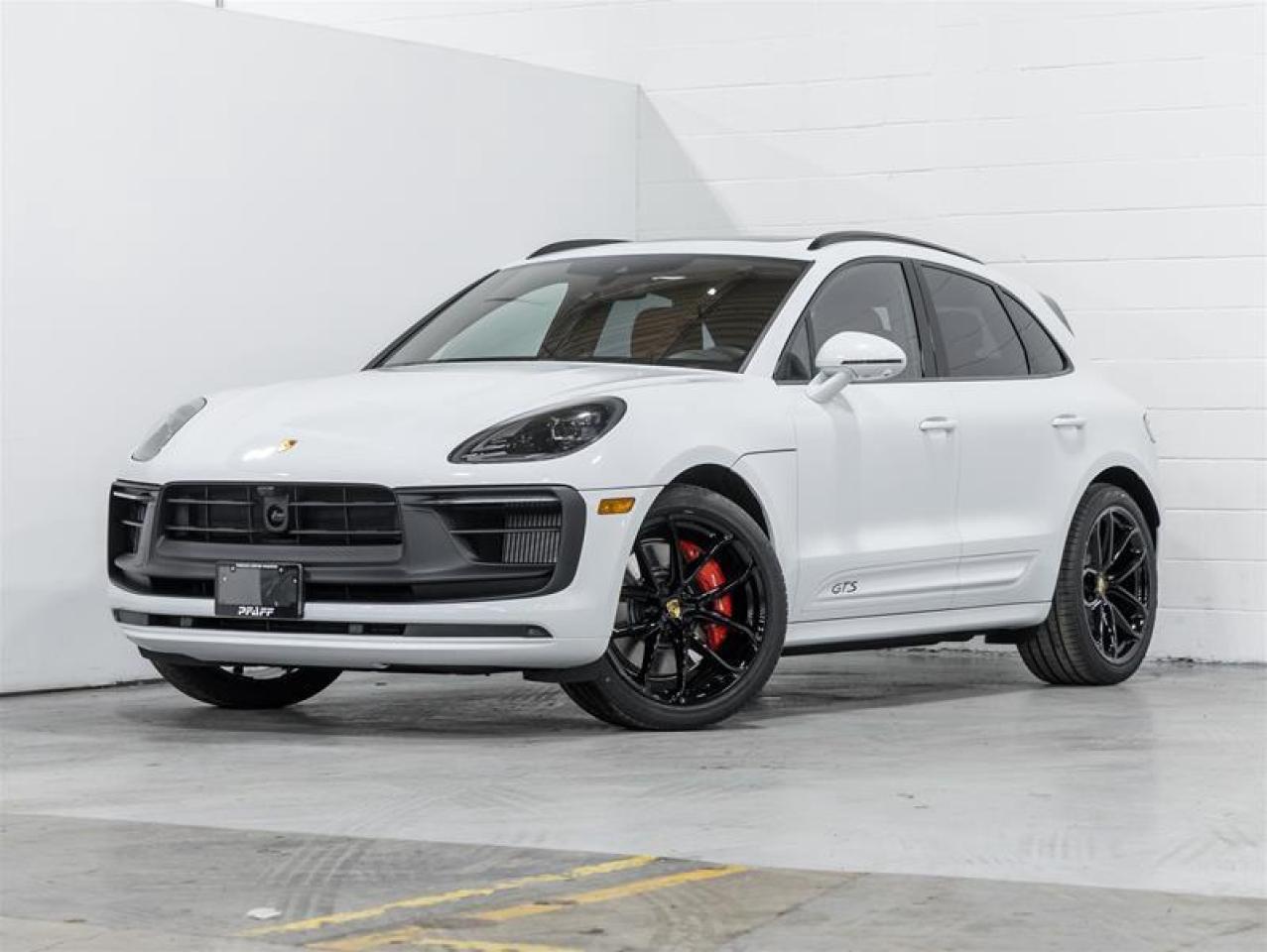 2026 Porsche Macan  Photo0