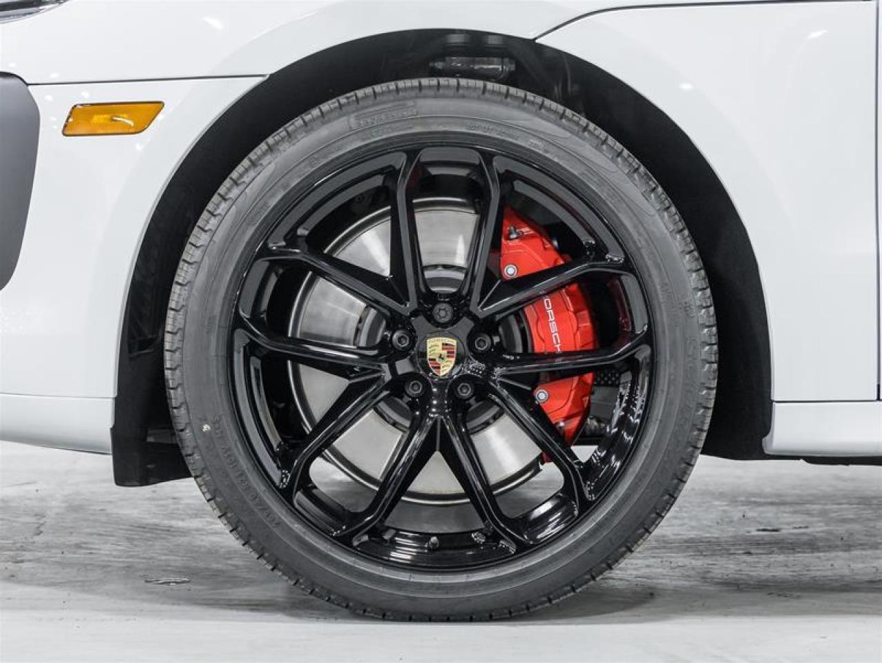 2026 Porsche Macan  Photo4