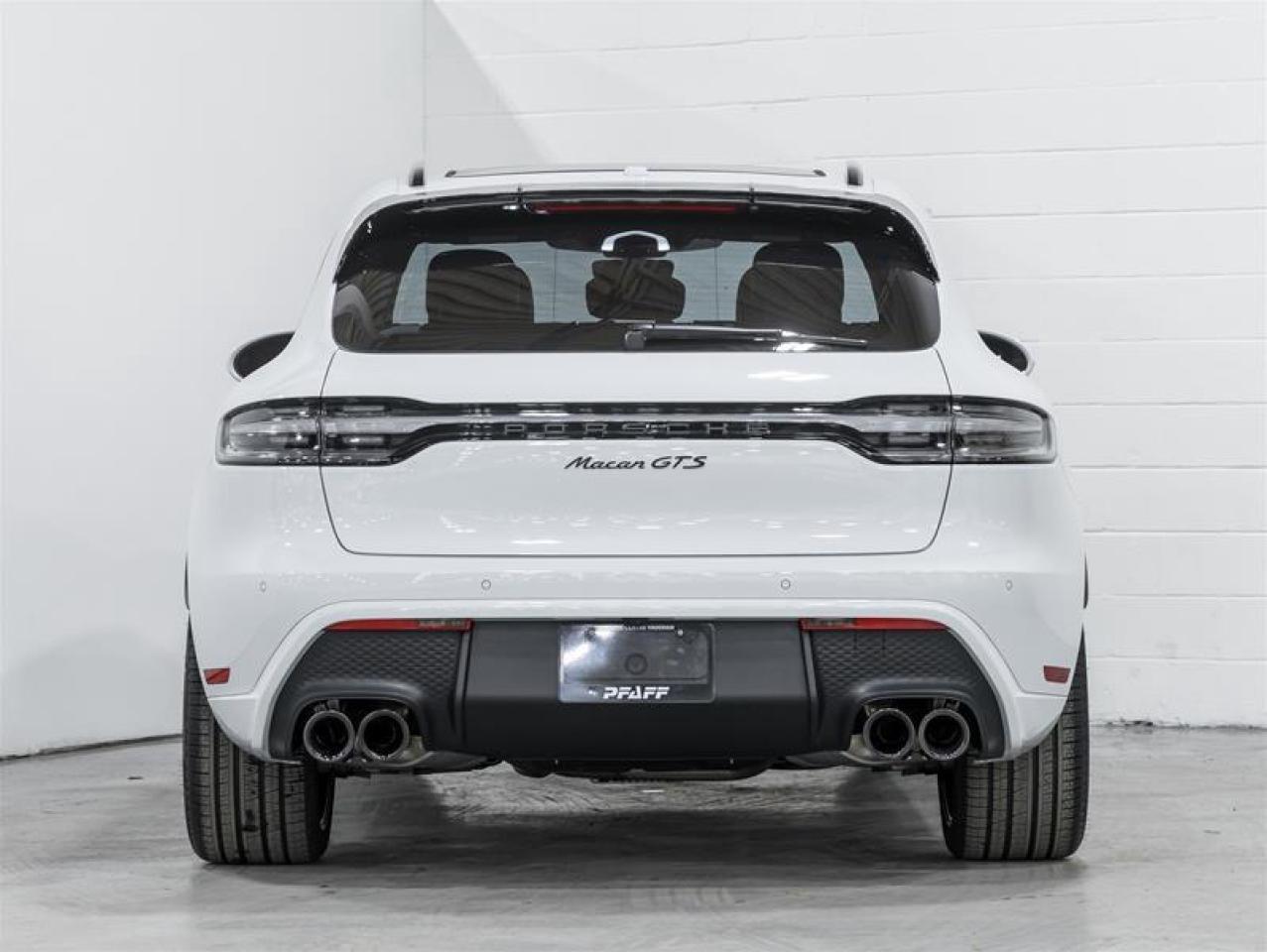 2026 Porsche Macan  Photo