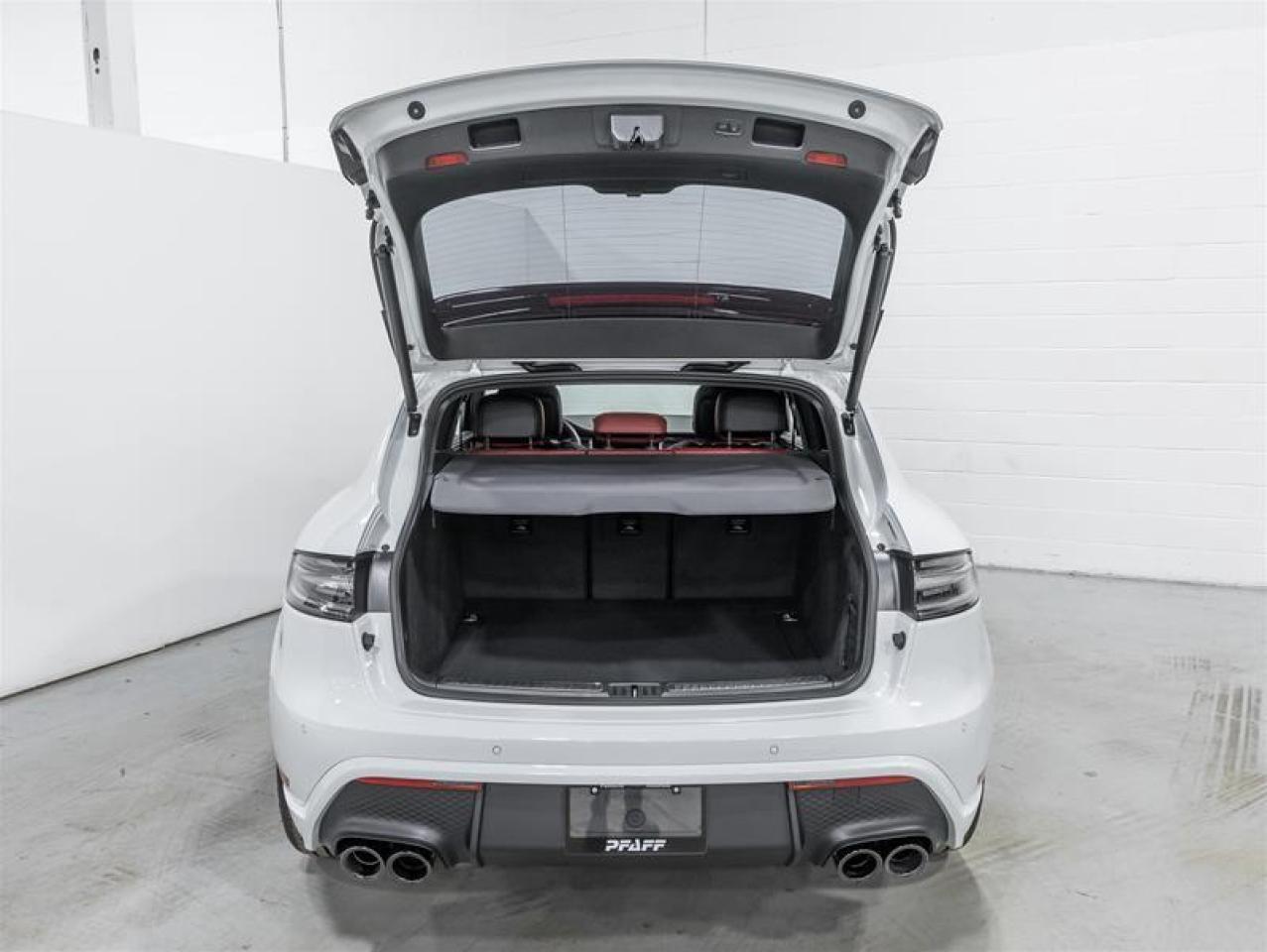 2026 Porsche Macan  Photo
